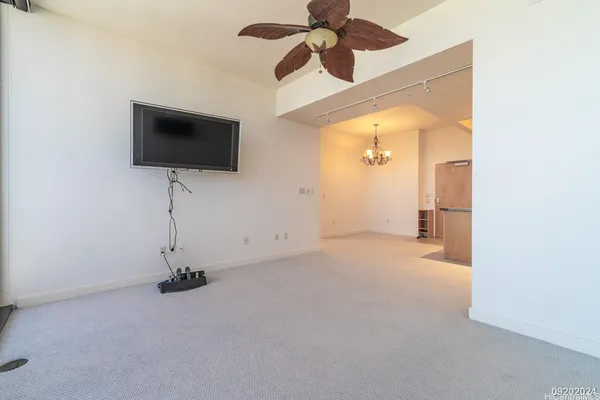 $4,300 | 600 Queen Street, Unit 4201, Honolulu, HI 96813