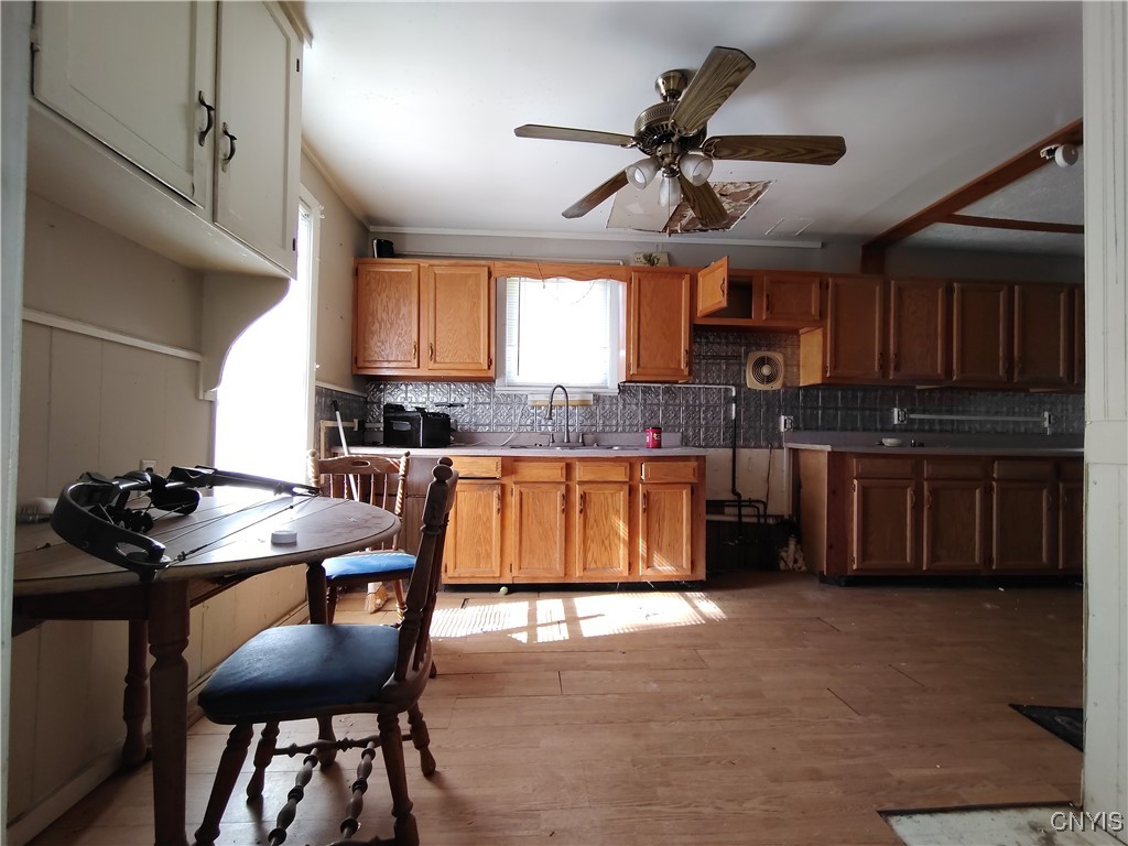 126 East Bloomfield Street Rome, NY 13440 - Photo 5 of 27