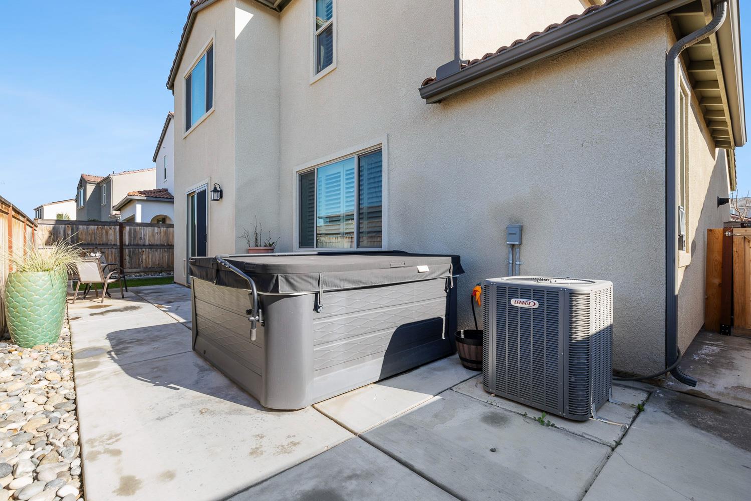 4286 Oak Knoll Road Madera, CA 93636 - Photo 11 of 43 a room with a washing machine and a sink