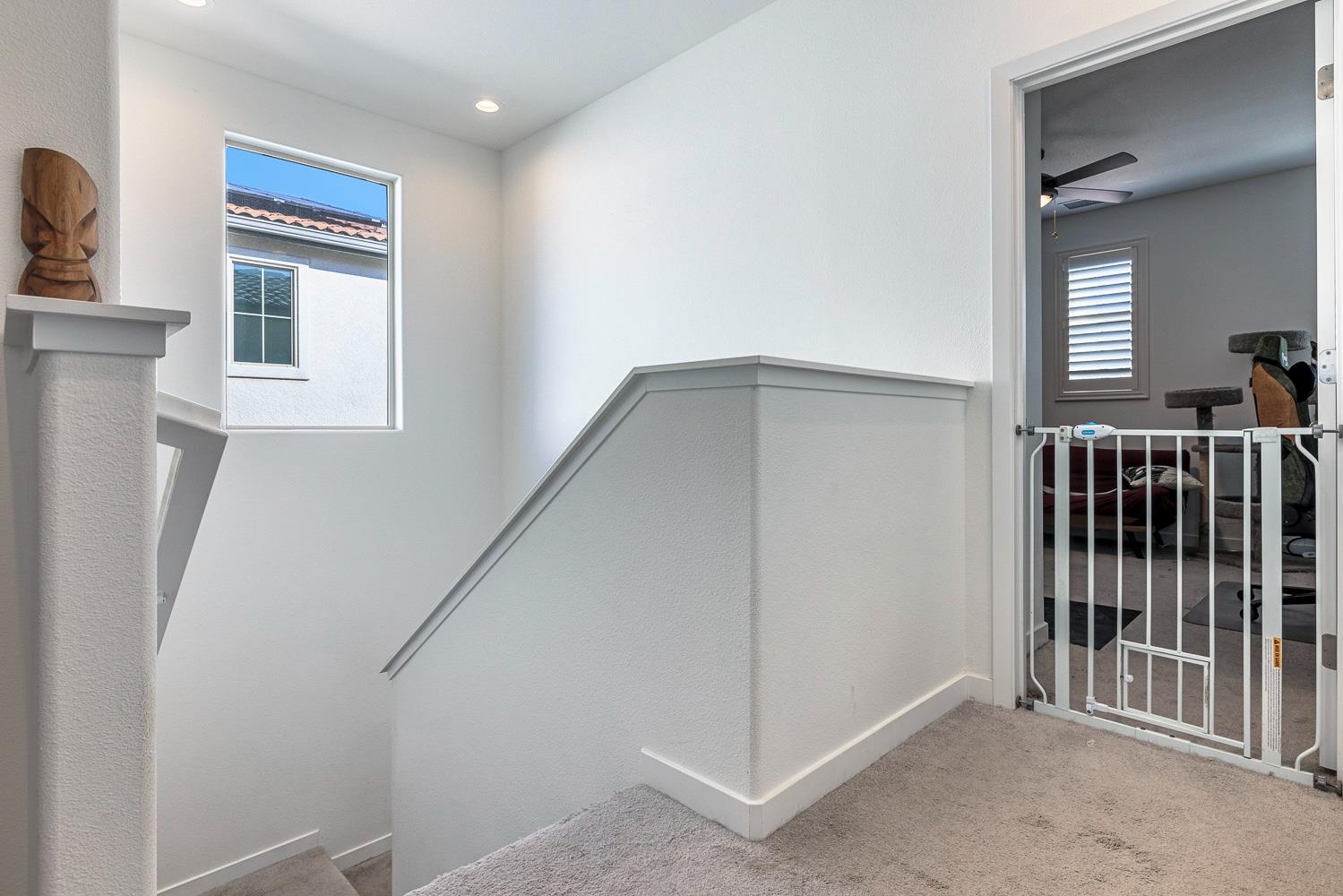 4286 Oak Knoll Road Madera, CA 93636 - Photo 31 of 43 a view of entryway with workspace