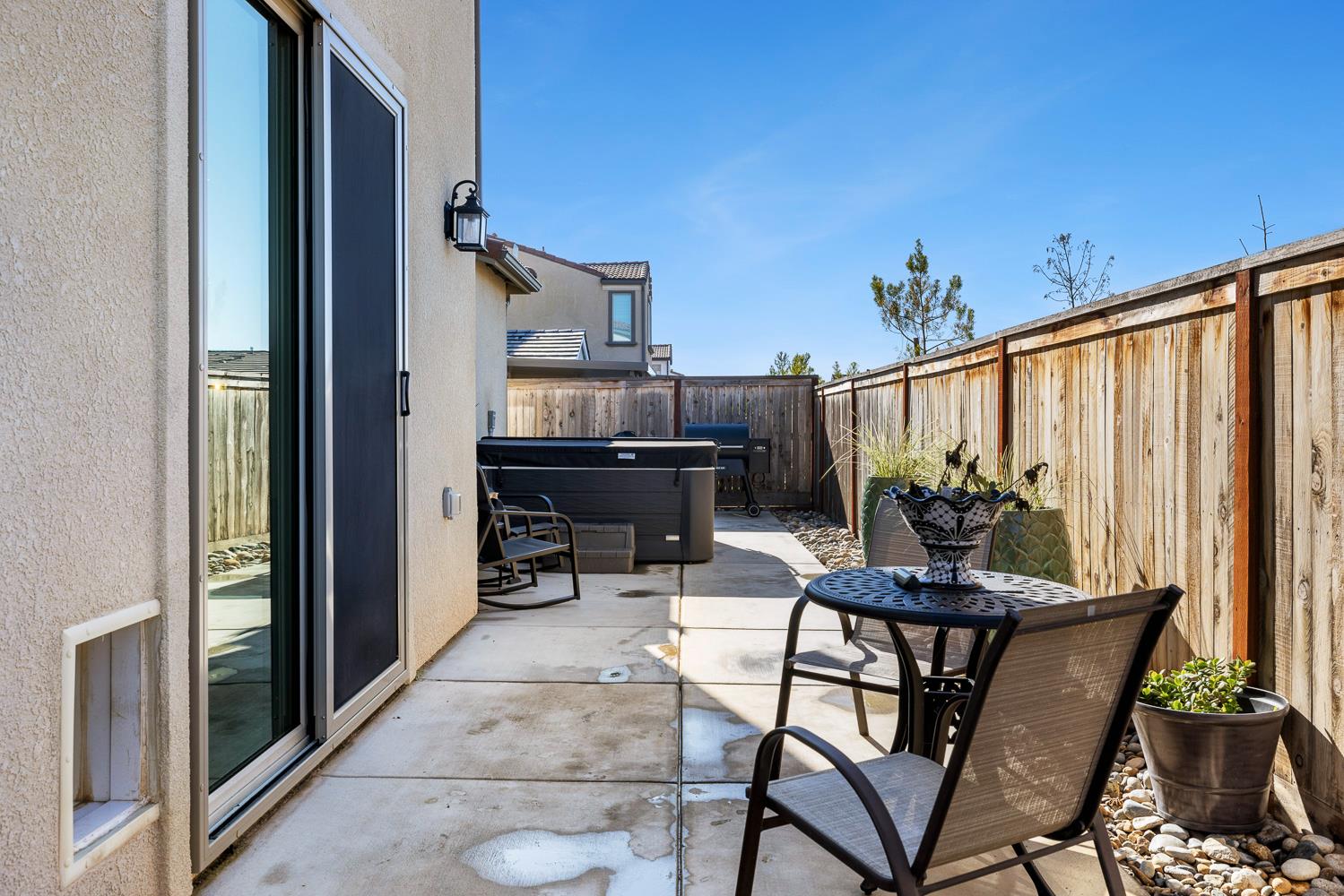 4286 Oak Knoll Road Madera, CA 93636 - Photo 41 of 43 a view of a outdoor seating area