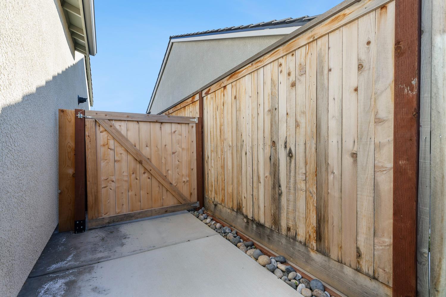 4286 Oak Knoll Road Madera, CA 93636 - Photo 43 of 43 a view of with wooden fence