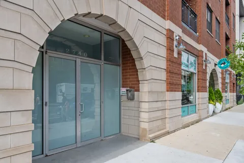 $475,000 | 2740 West Armitage Avenue, Unit 302S, Chicago, IL 60647