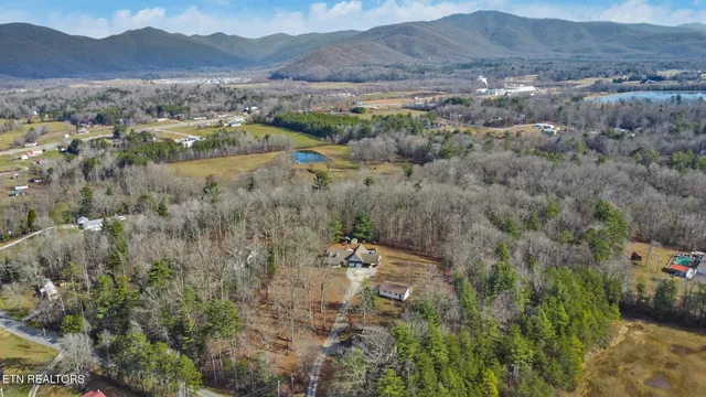 $750,000 | 233 Redmon Road, Wartburg, TN 37887