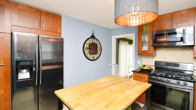 $2,500 | 407 Mors Avenue, Wheeling, IL 60090