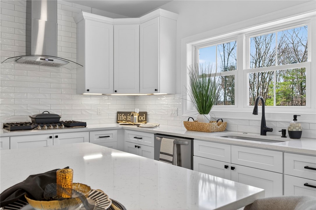 9 Stoneridge Road Smithfield, RI 02917 - Photo 22 of 50