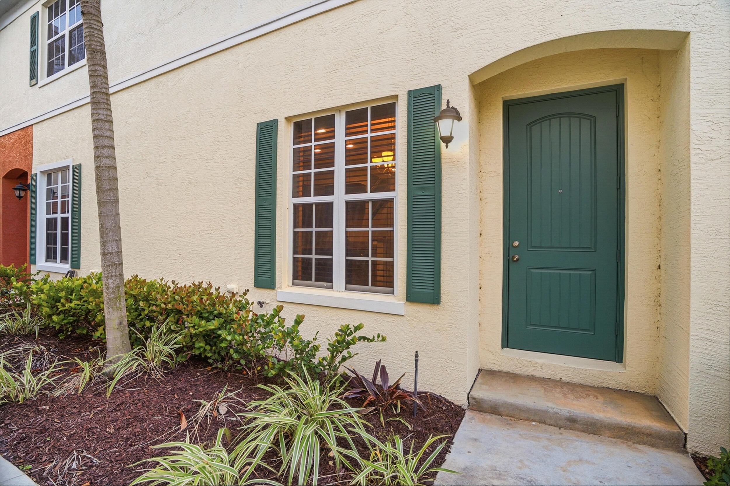 704 Southwest 2nd Way Pompano Beach, FL 33060 - Photo 2 of 34 01