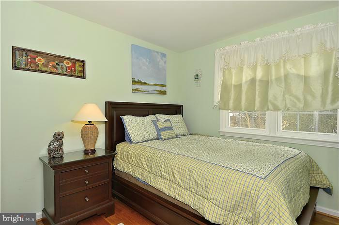 10218 Vale Road Vienna, VA 22181 - Photo 17 of 30 Bedroom