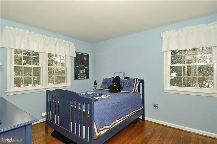 10218 Vale Road Vienna, VA 22181 - Photo 18 of 30 Bedroom