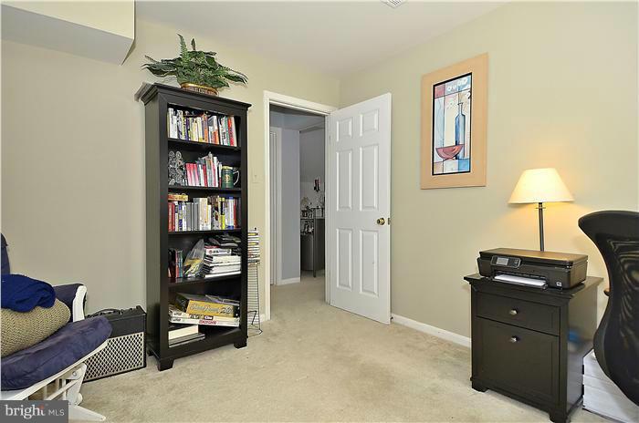 10218 Vale Road Vienna, VA 22181 - Photo 23 of 30 Bedroom