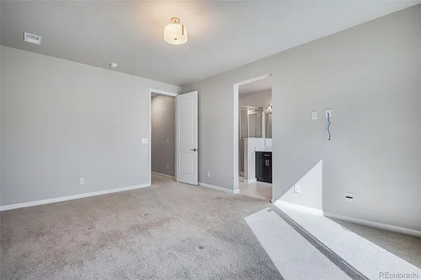 a view of a livingroom with an empty space