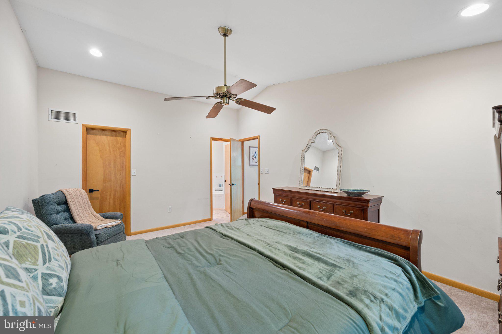6739 West Lakeridge Road New Market, MD 21774 - Photo 36 of 77 Primary Bedroom
