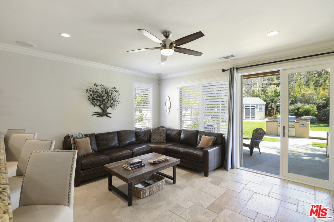 2220 Rudolph Drive Simi Valley, CA 93065 - Photo 22 of 48 Gallery Image 22