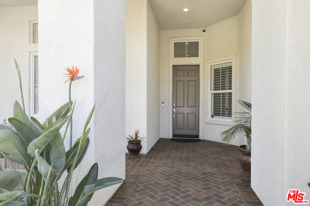 2220 Rudolph Drive Simi Valley, CA 93065 - Photo 8 of 48 Gallery Image 8