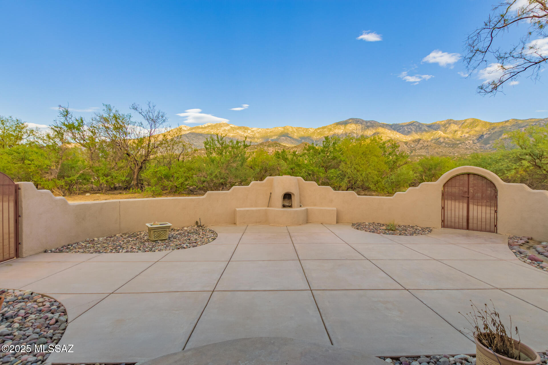 5100 East Golder Ranch Drive Tucson, AZ 85739 - Photo 40 of 47 Main House Enclosed Courtyard