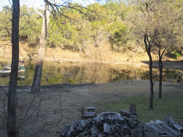 a view of a yard