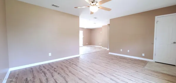 $1,800 | 230 Saratoga Drive, Ocean Springs, MS 39564
