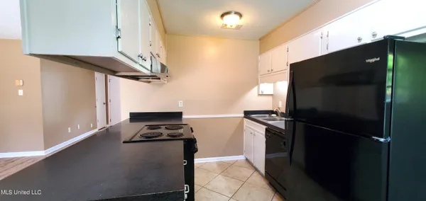 $1,800 | 230 Saratoga Drive, Ocean Springs, MS 39564