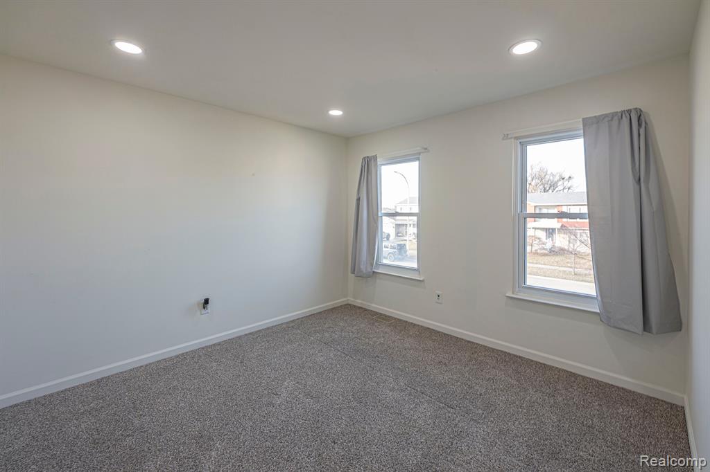 22257 Derby Road Woodhaven, MI 48183 - Photo 21 of 23