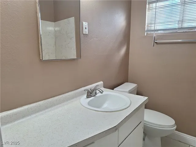 $865 | 489 North Circle, Unit 2, Las Vegas, NV 89119