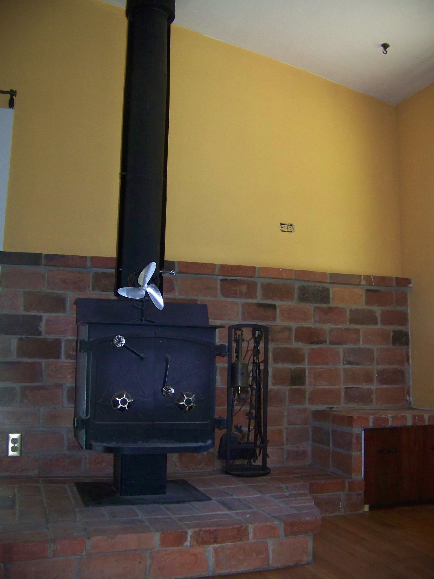 3384 Pigeon Point Road Eureka, CA 95503 - Photo 6 of 10 Gallery Image 6