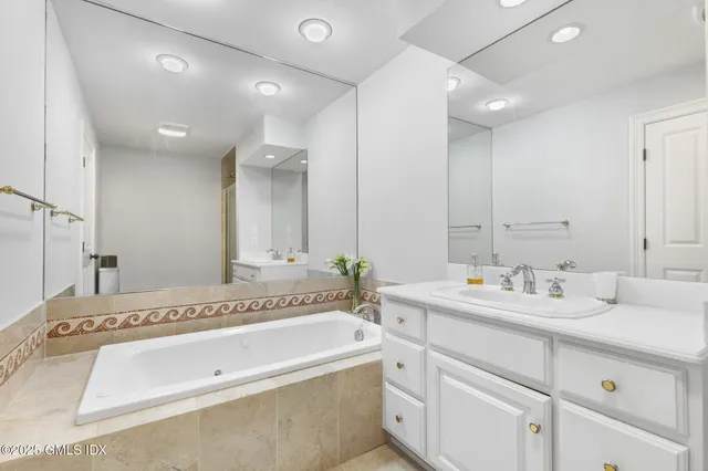 $1,299,000 | 104 West Ritch Avenue, Unit 6, Greenwich, CT 06830