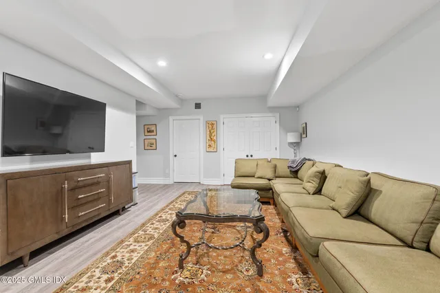 $1,299,000 | 104 West Ritch Avenue, Unit 6, Greenwich, CT 06830