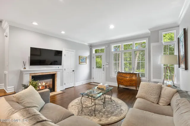 $1,299,000 | 104 West Ritch Avenue, Unit 6, Greenwich, CT 06830