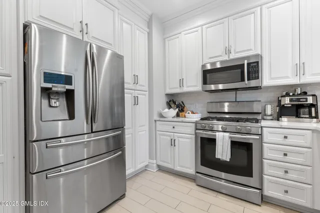 $1,299,000 | 104 West Ritch Avenue, Unit 6, Greenwich, CT 06830