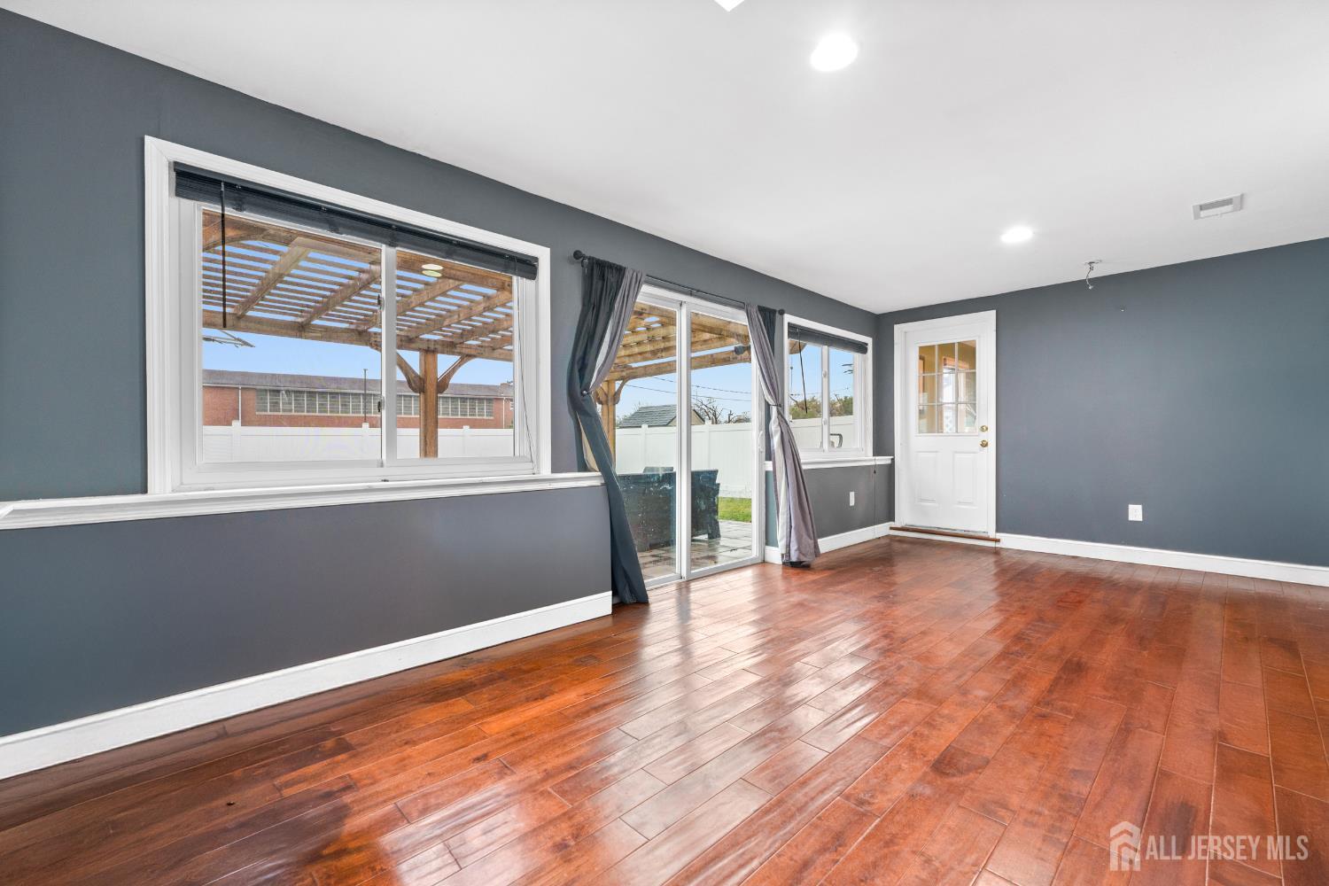 39 Prospect Avenue Edison, NJ 08817 - Photo 16 of 32