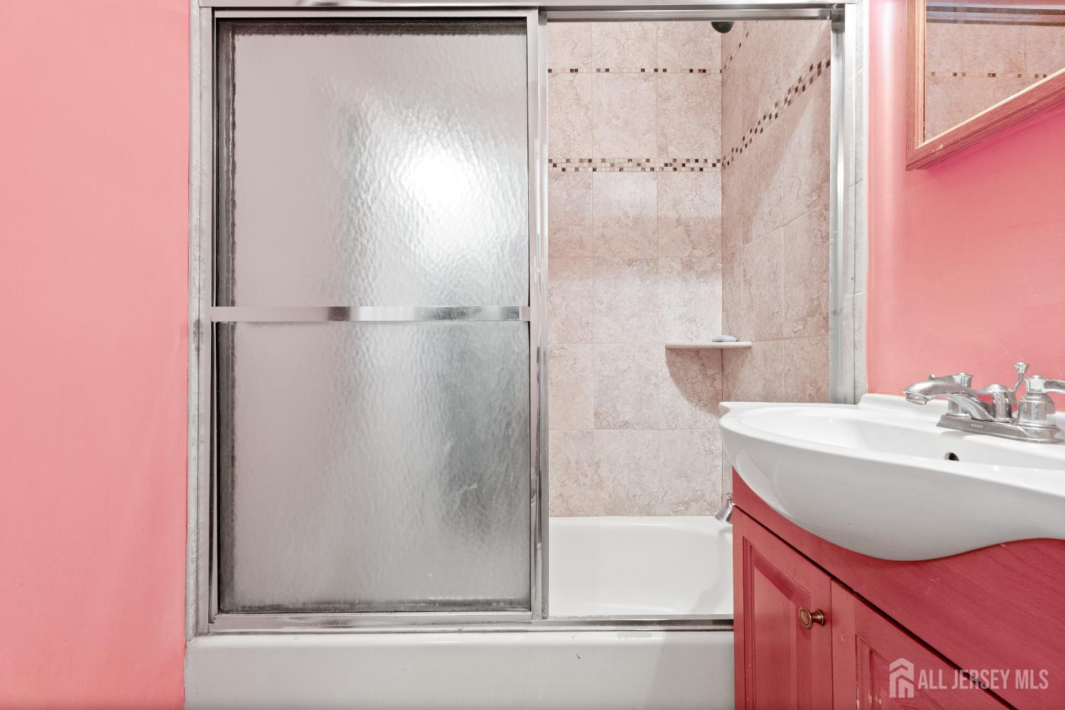 39 Prospect Avenue Edison, NJ 08817 - Photo 18 of 32