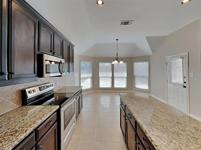 $2,560 | 7409 Errandale Drive, Fort Worth, TX 76179