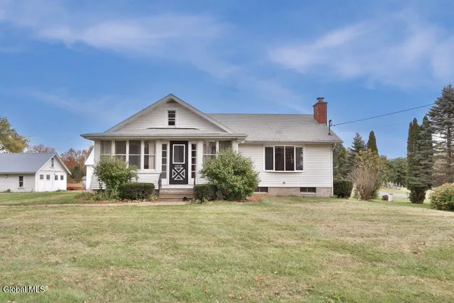 $2,300 | 2415 West Old State Road, Schenectady, NY 12306