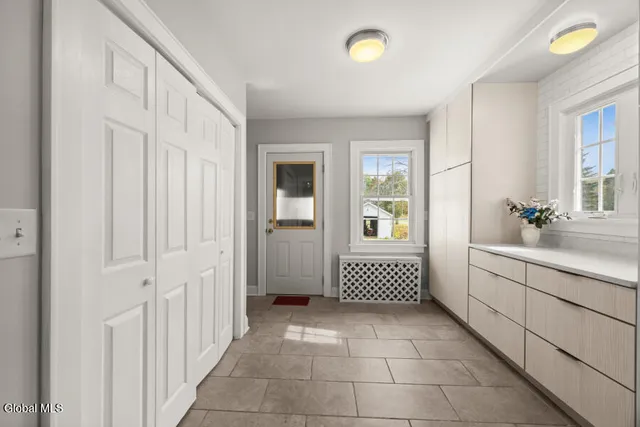 $2,300 | 2415 West Old State Road, Schenectady, NY 12306