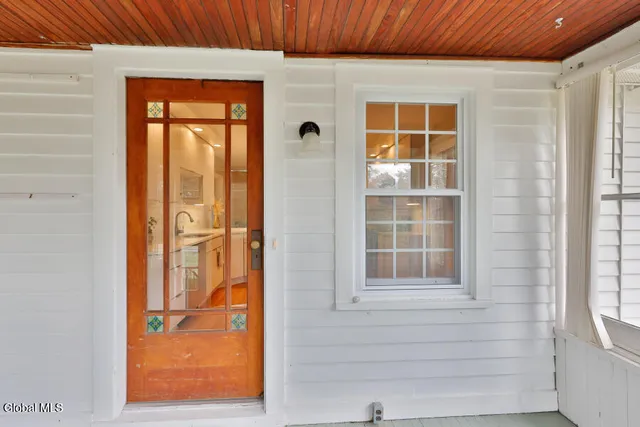 $2,300 | 2415 West Old State Road, Schenectady, NY 12306