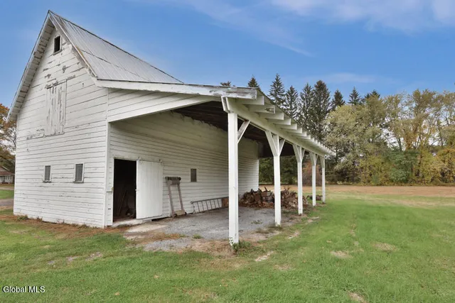 $2,300 | 2415 West Old State Road, Schenectady, NY 12306