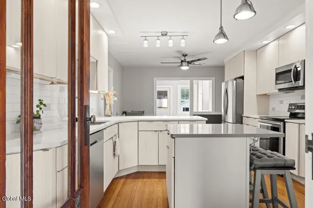 $2,300 | 2415 West Old State Road, Schenectady, NY 12306