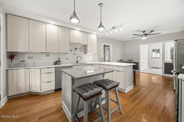 $2,300 | 2415 West Old State Road, Schenectady, NY 12306