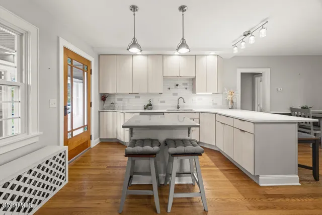 $2,300 | 2415 West Old State Road, Schenectady, NY 12306