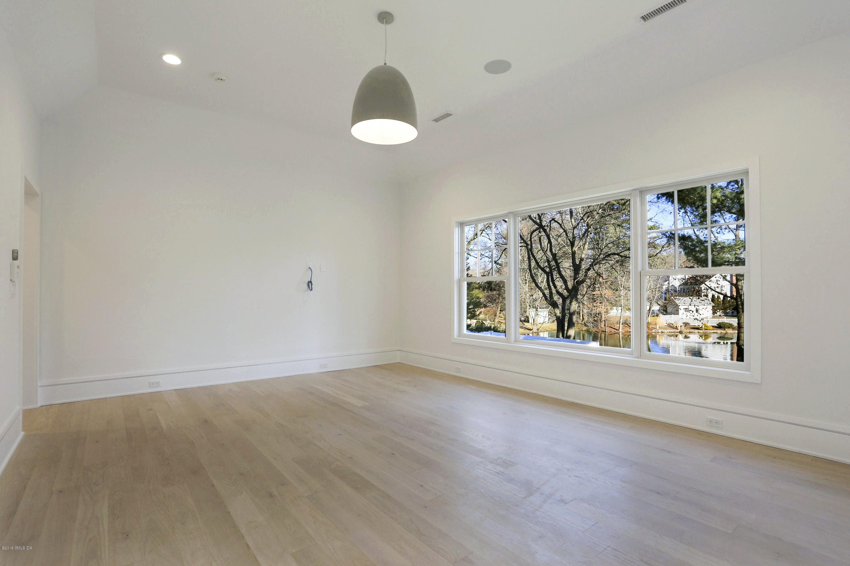 84 Circle Drive Greenwich, CT 06830 - Photo 16 of 25 84 Circle Dr Greenwich CT-print-028-32-0