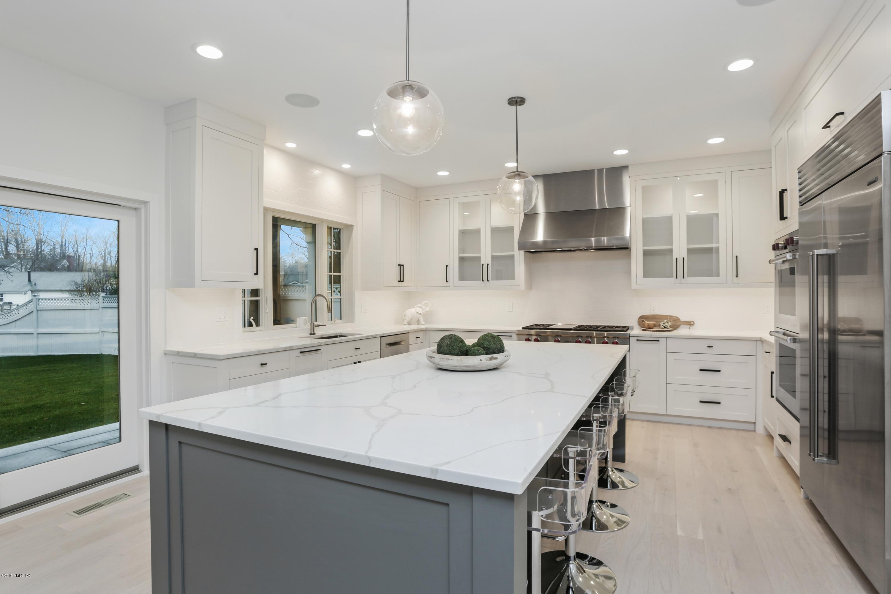 84 Circle Drive Greenwich, CT 06830 - Photo 6 of 25 84 Circle Dr Greenwich CT-print-059-65-0