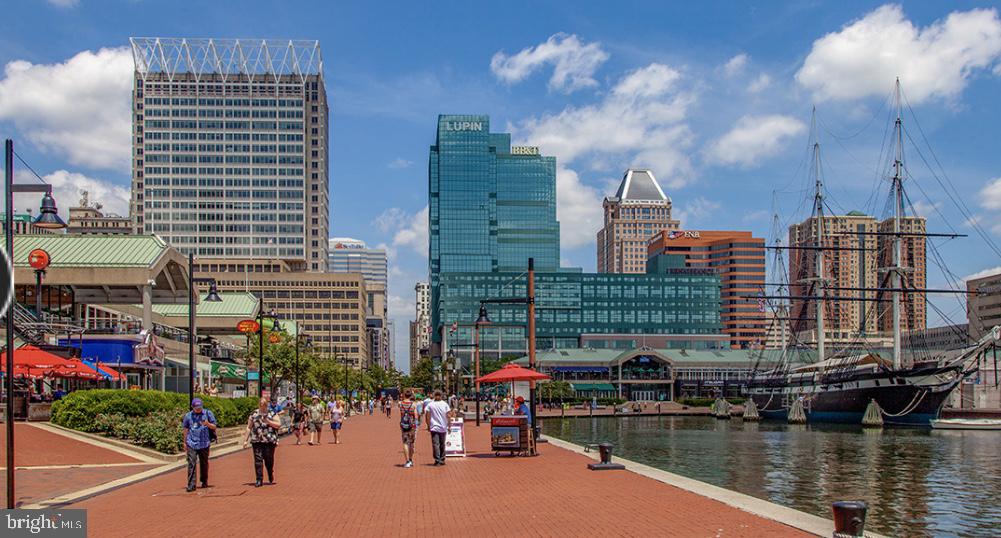 600 South Charles Street, Unit R42 Baltimore, MD 21230 - Photo 9 of 12 Steps Away From Maryland Science Center