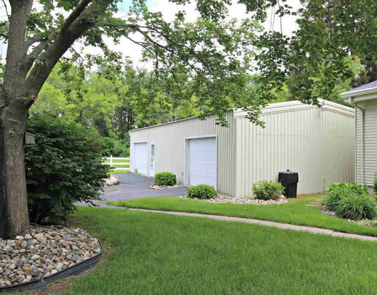 9152 West Stanley Road Flushing, MI 48433 - Photo 28 of 31 21305277-27.JPG