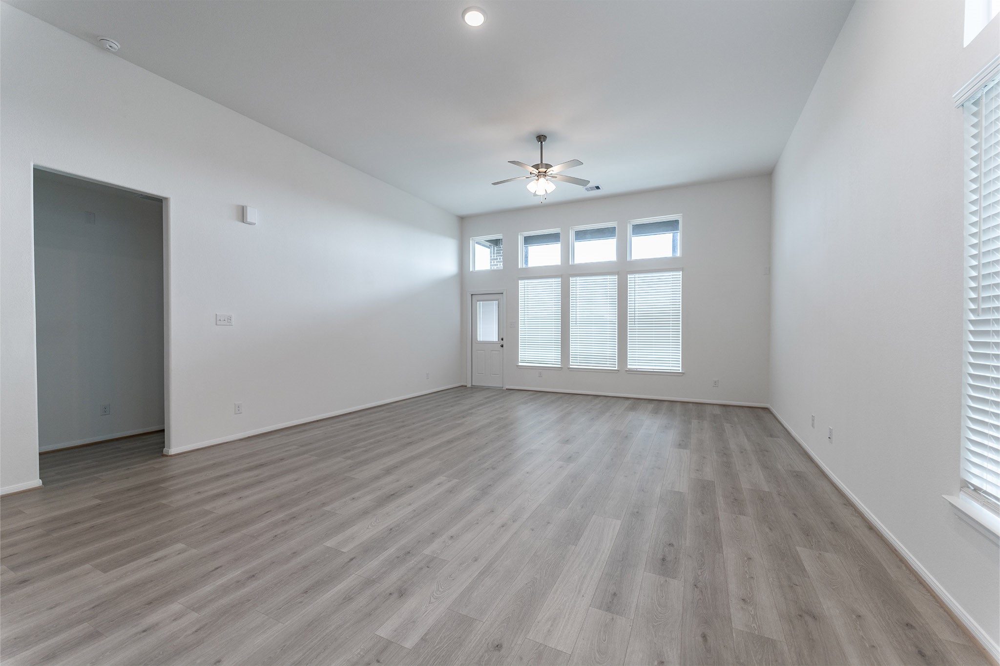 1722 Navigation Lane Angleton, TX 77515 - Photo 9 of 24