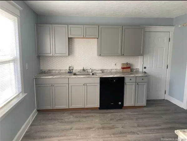 $2,400 | 364 West Rock Avenue, Unit 3, New Haven, CT 06515