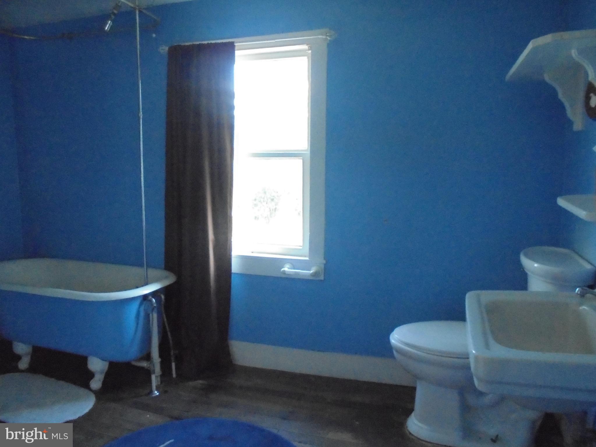 12261 Valley Road Berkeley Springs, WV 25411 - Photo 18 of 56 Apartment - Bathroom