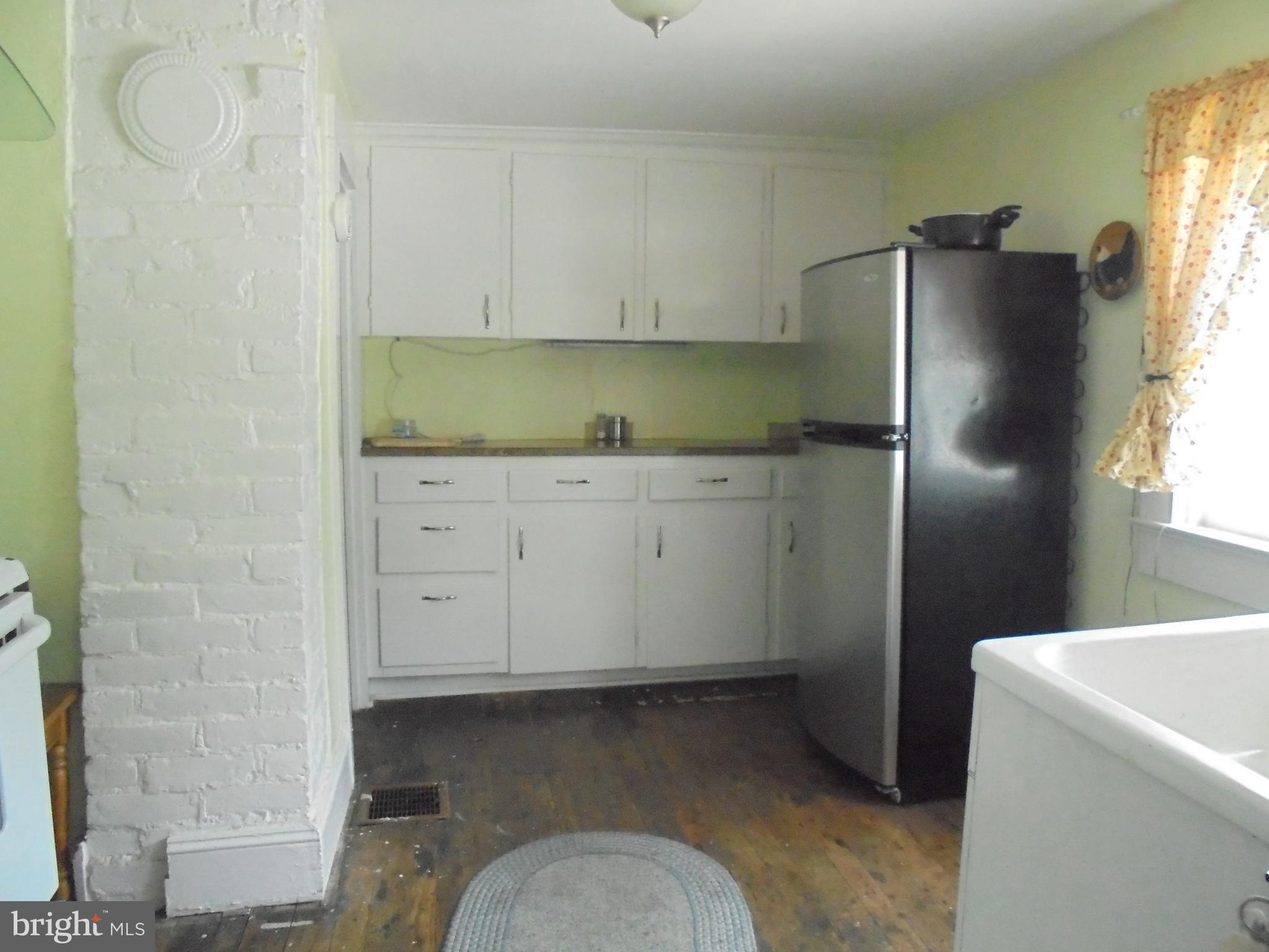 12261 Valley Road Berkeley Springs, WV 25411 - Photo 21 of 56 Apartment - Kitchen
