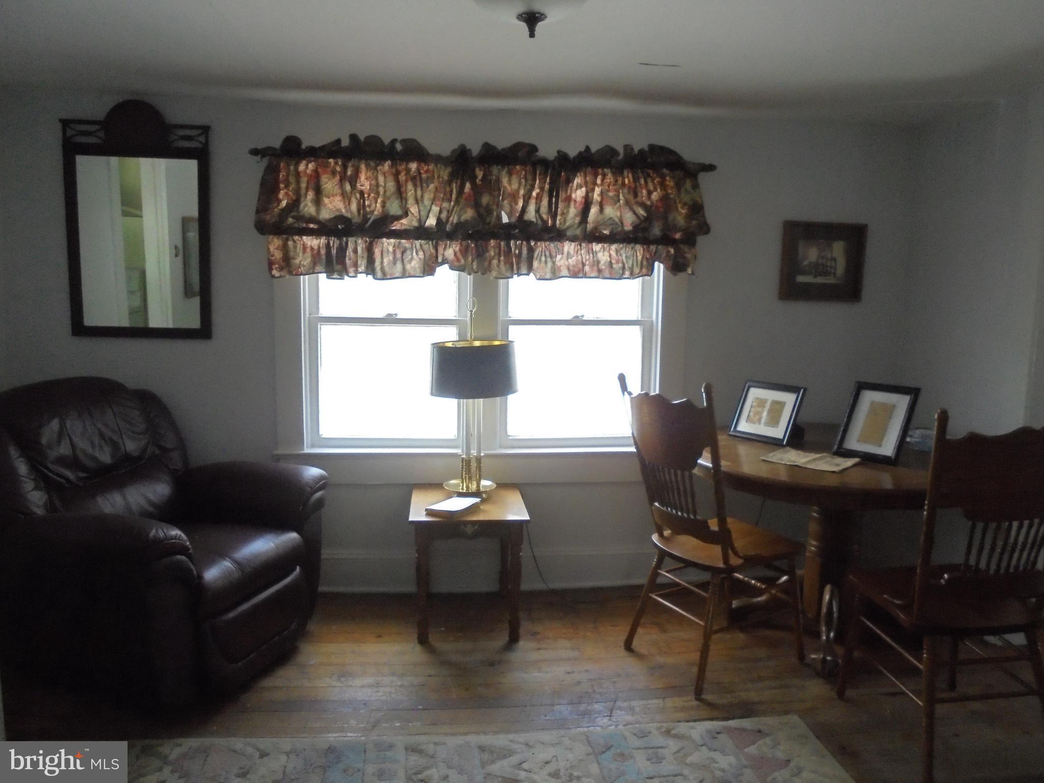 12261 Valley Road Berkeley Springs, WV 25411 - Photo 24 of 56 Apartment - Living Room