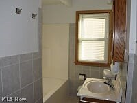 6438 Keltonshire Road Parma, OH 44129 - Photo 12 of 27