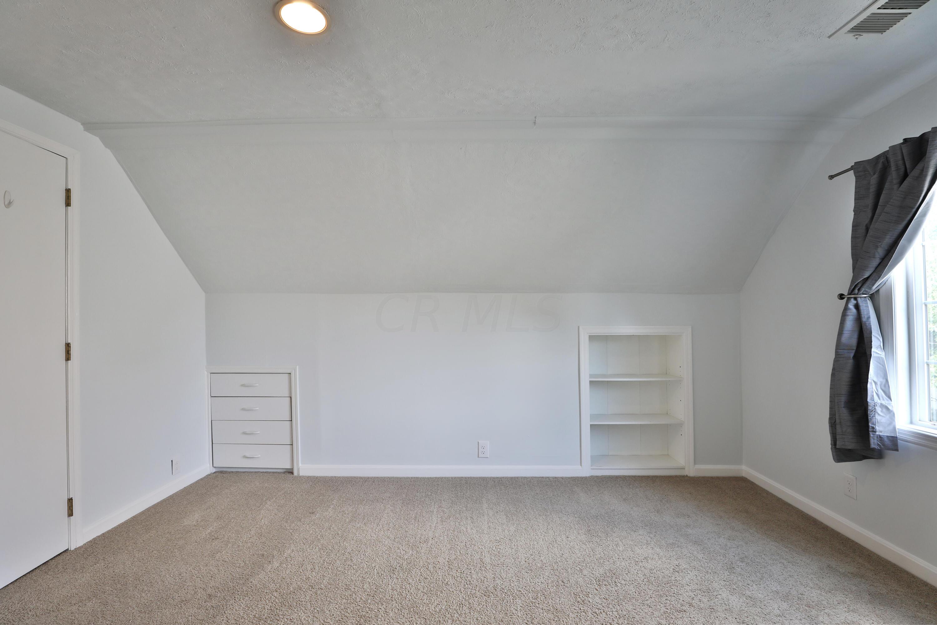 685 South Ashburton Road Columbus, OH 43213 - Photo 25 of 37 685-Ashburton-25